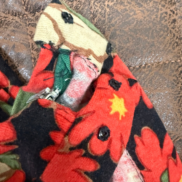 Vintage 70’s Women's handmade Red Black Floral wool knit Maxi Skirt - Picture 7 of 10